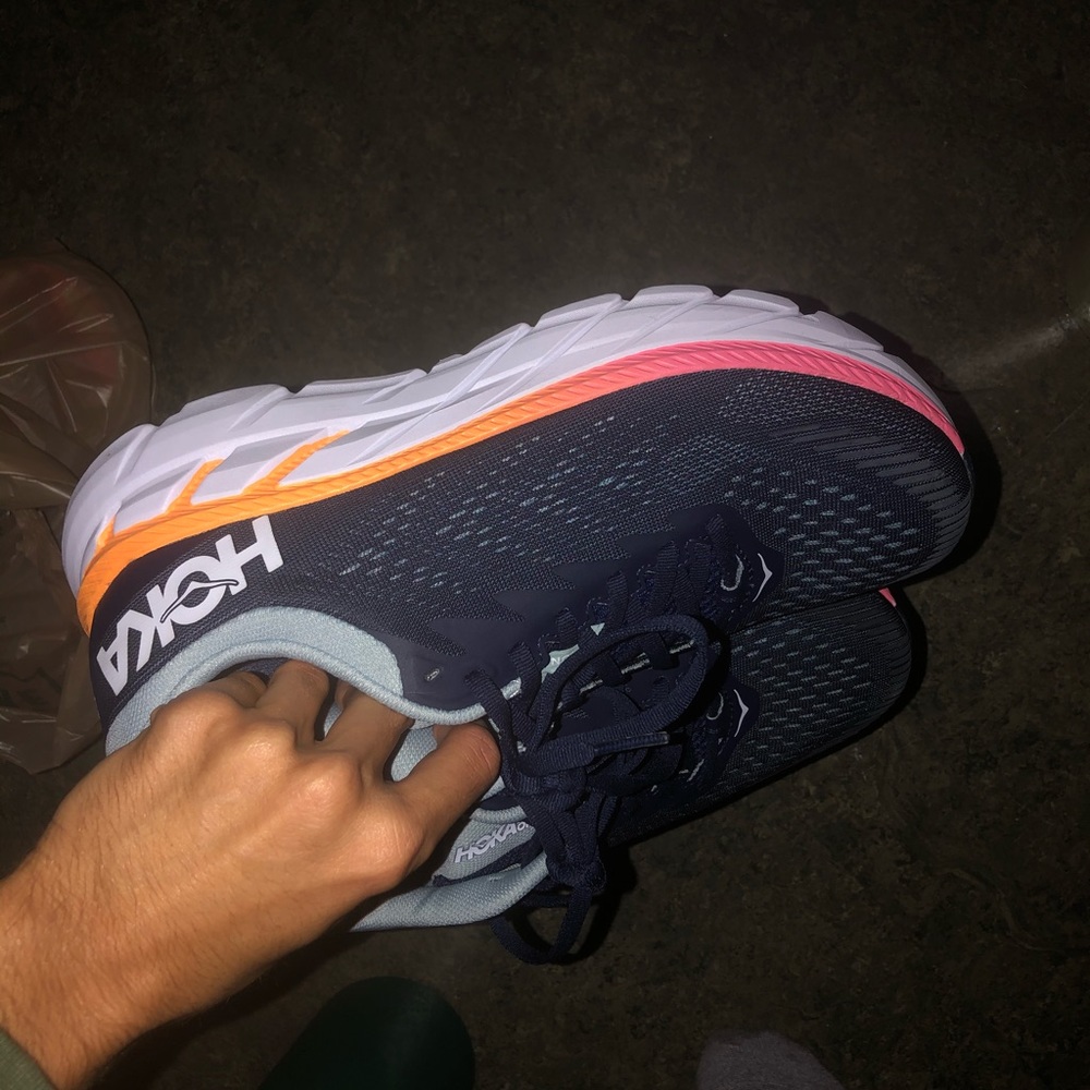 Worn ONCE HOKA CLIFTON7 BRAND NEW SIZE 8